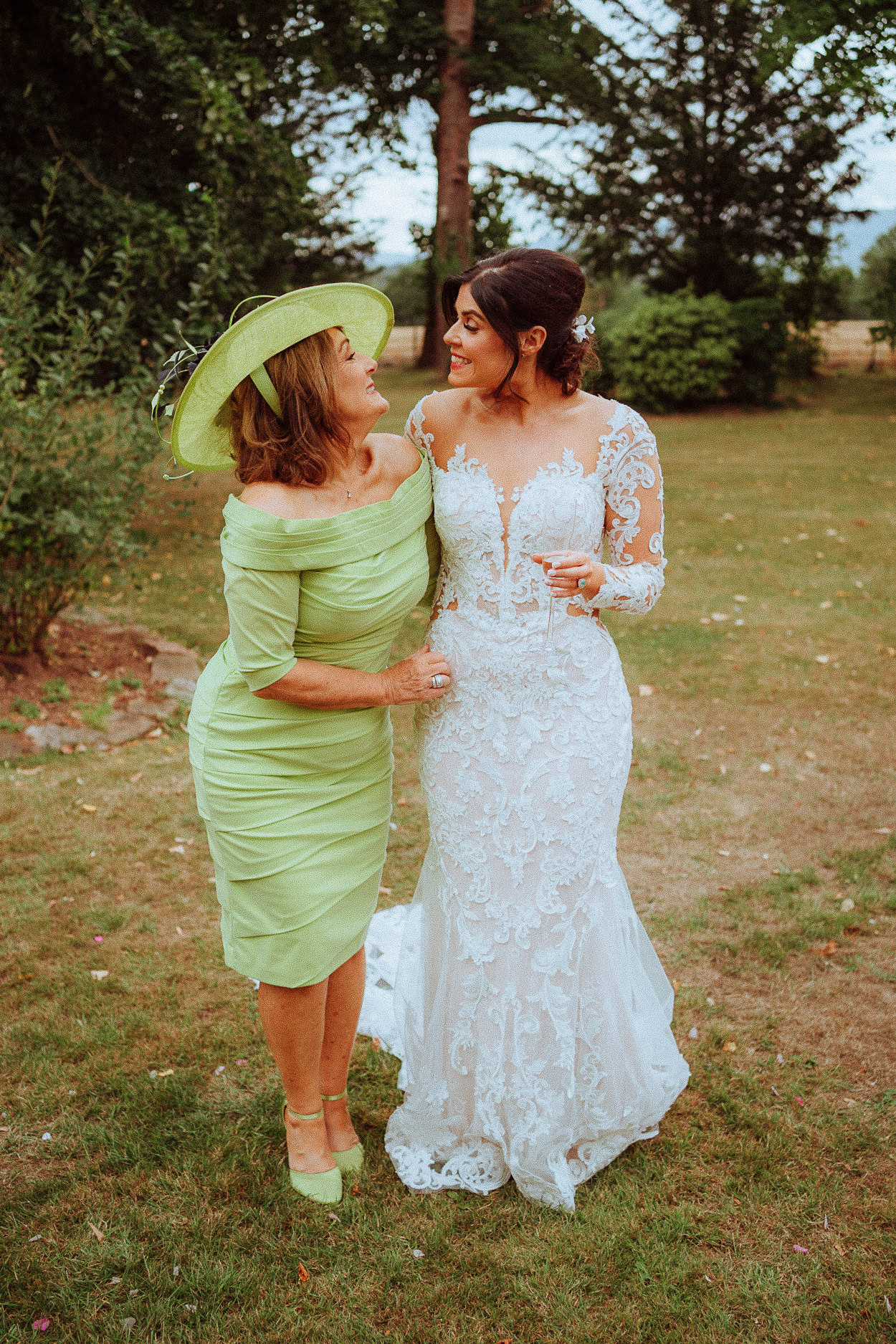 SANT FFRAED HOUSE WEDDING PHOTOGRAPHY 035 SANT FFRAED HOUSE WEDDING PHOTOGRAPHY 035